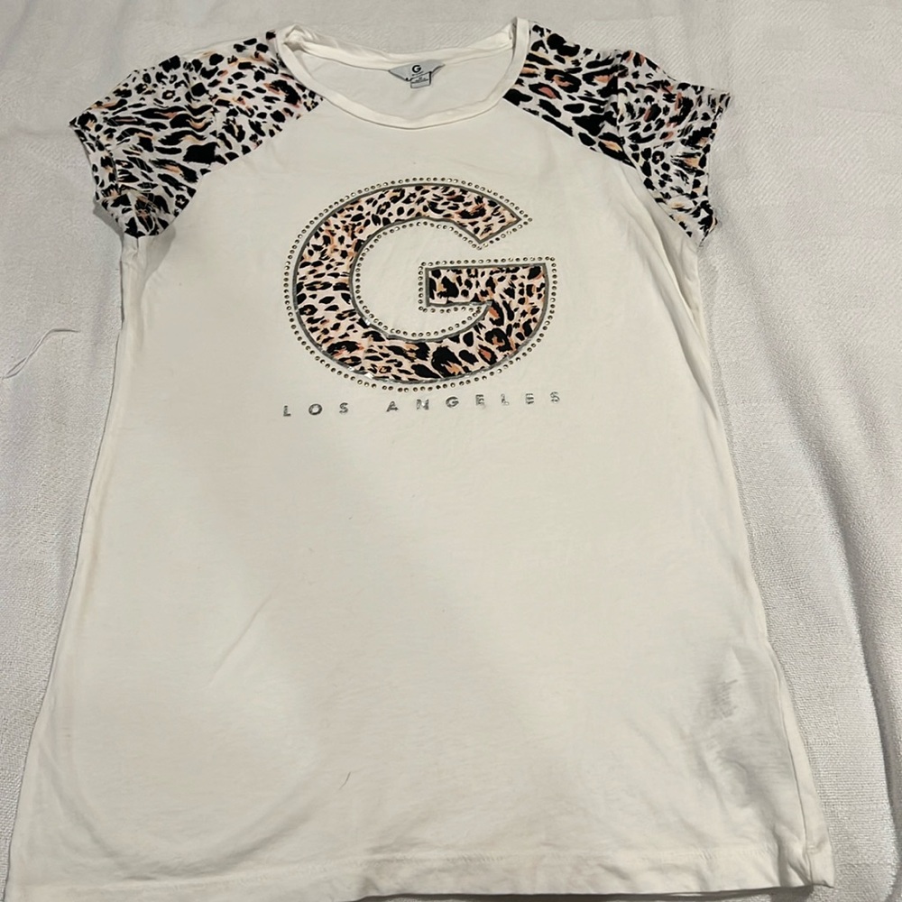 Guess white tshirt w/ leopard print sleeves